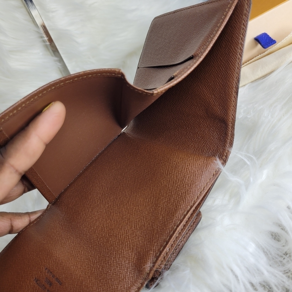 🔹️Louis Vuitton🔹️ Sarah WALLET WITH DUSTBAG AND BOX ✨️ - Picture 7 of 14
